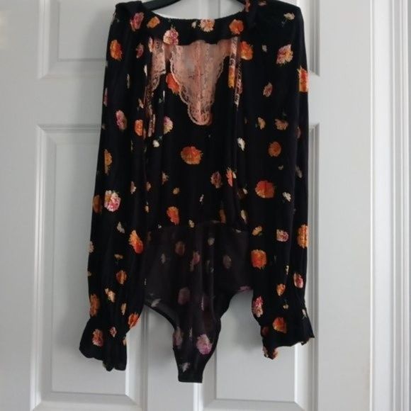 NWT Free People Poppy Balloon Sleeve Ruffle Floral V-Neck Lace Detail Bo… - Picture 7 of 14